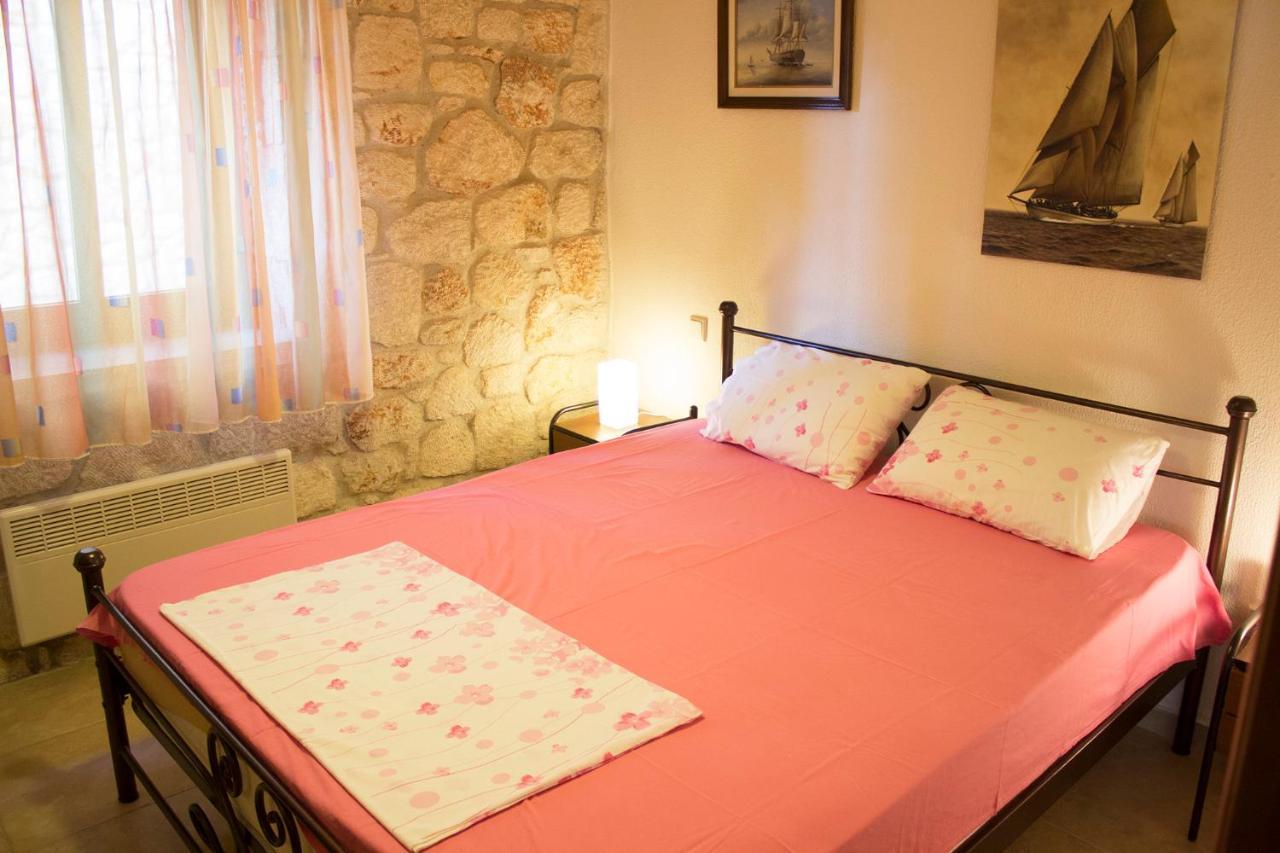Villa Jordan'S Stone House à Siviri Extérieur photo