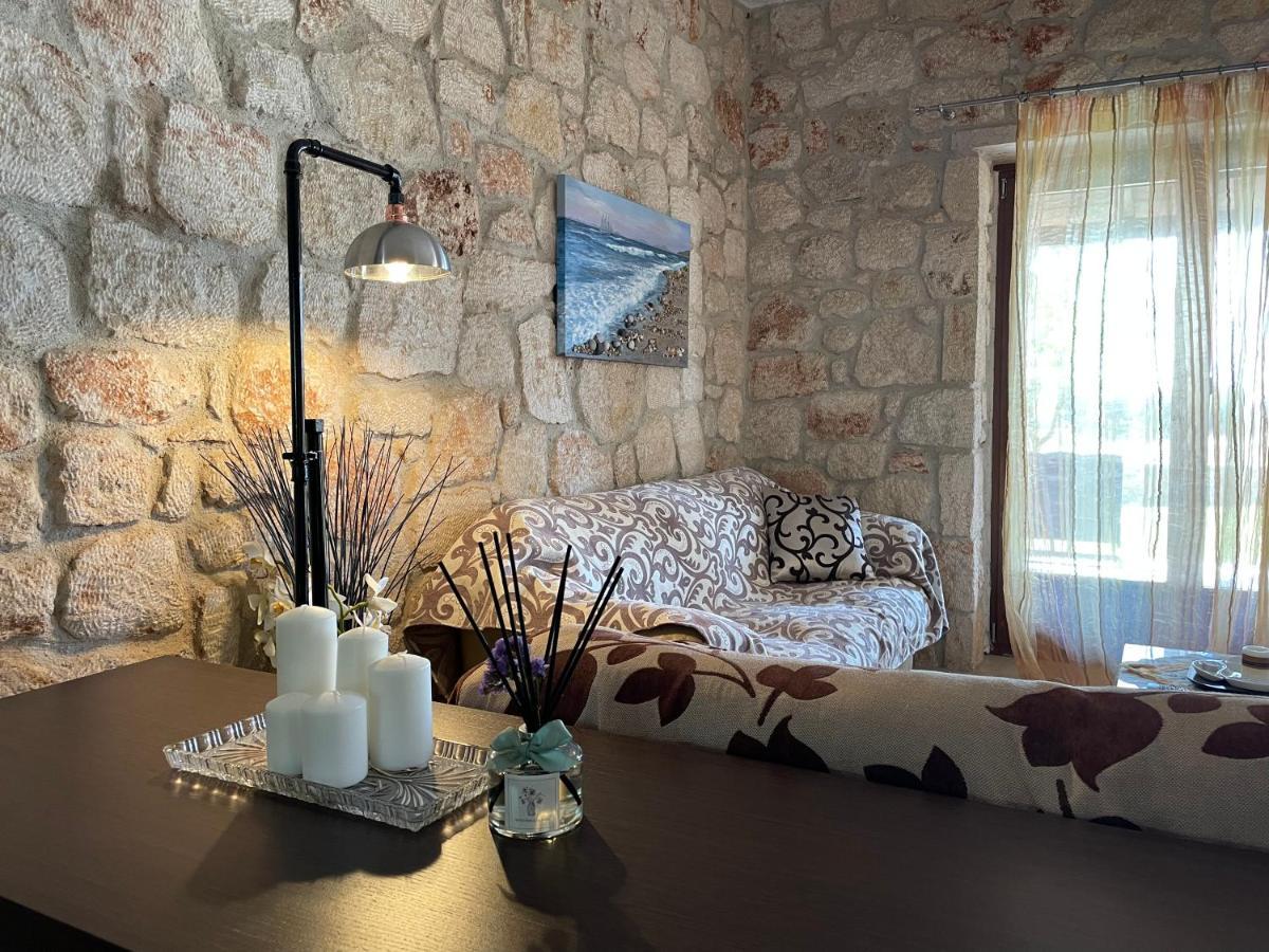 Villa Jordan'S Stone House à Siviri Extérieur photo