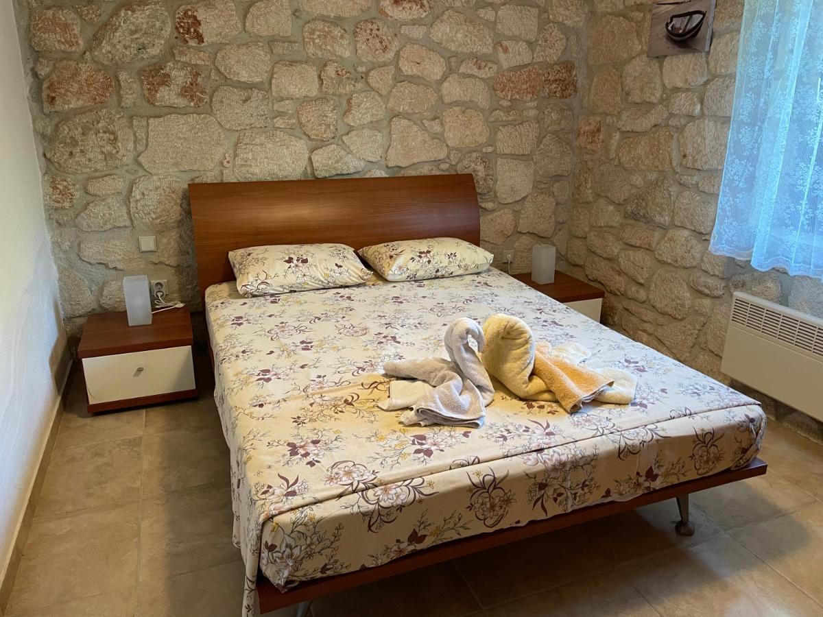 Villa Jordan'S Stone House à Siviri Extérieur photo