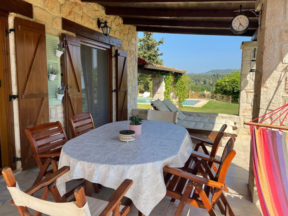 Villa Jordan'S Stone House à Siviri Extérieur photo