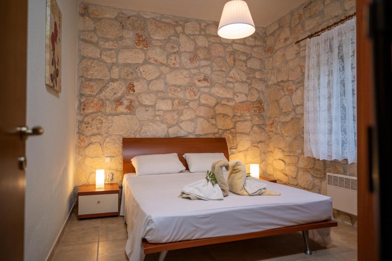 Villa Jordan'S Stone House à Siviri Extérieur photo