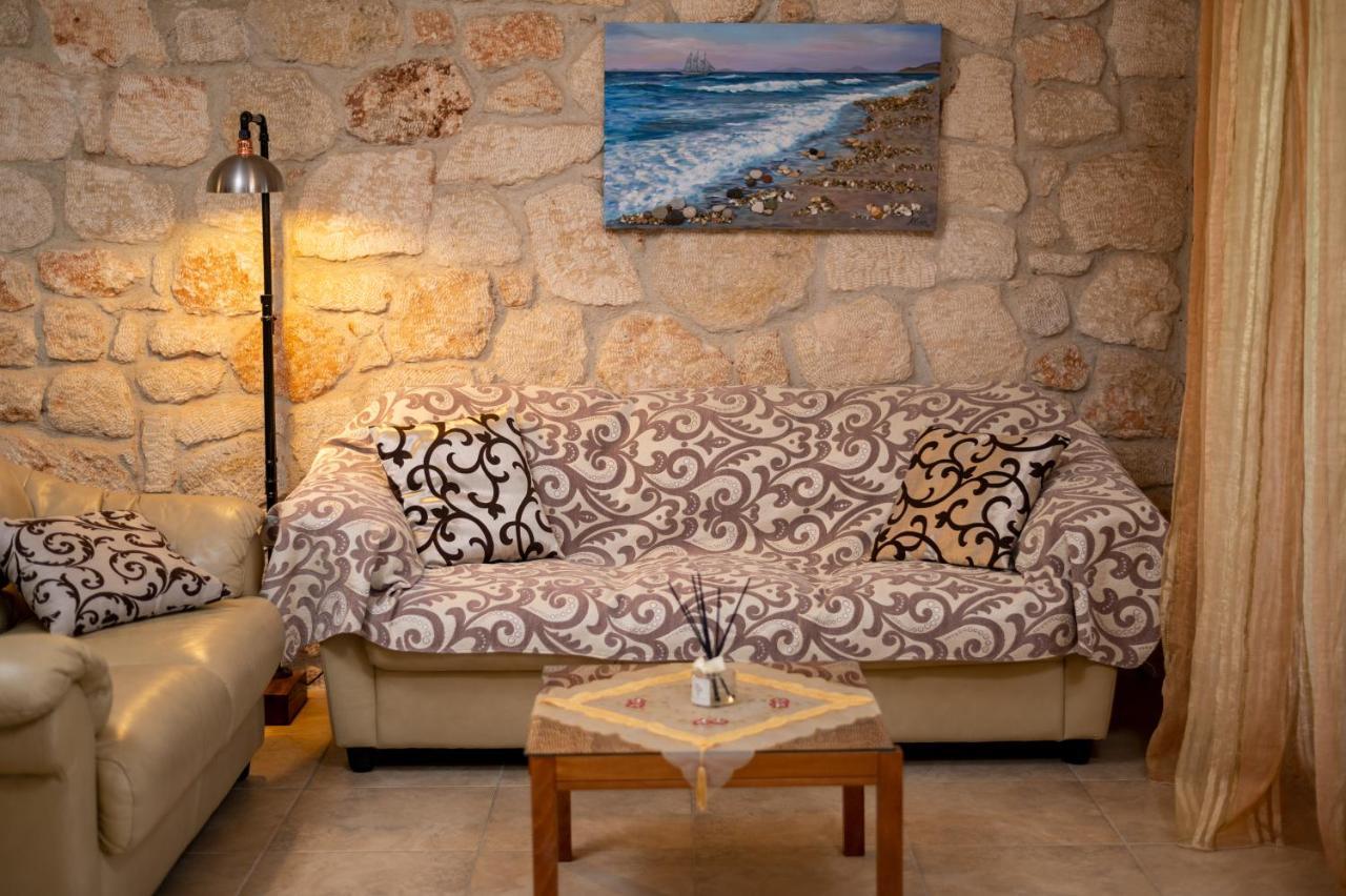 Villa Jordan'S Stone House à Siviri Extérieur photo