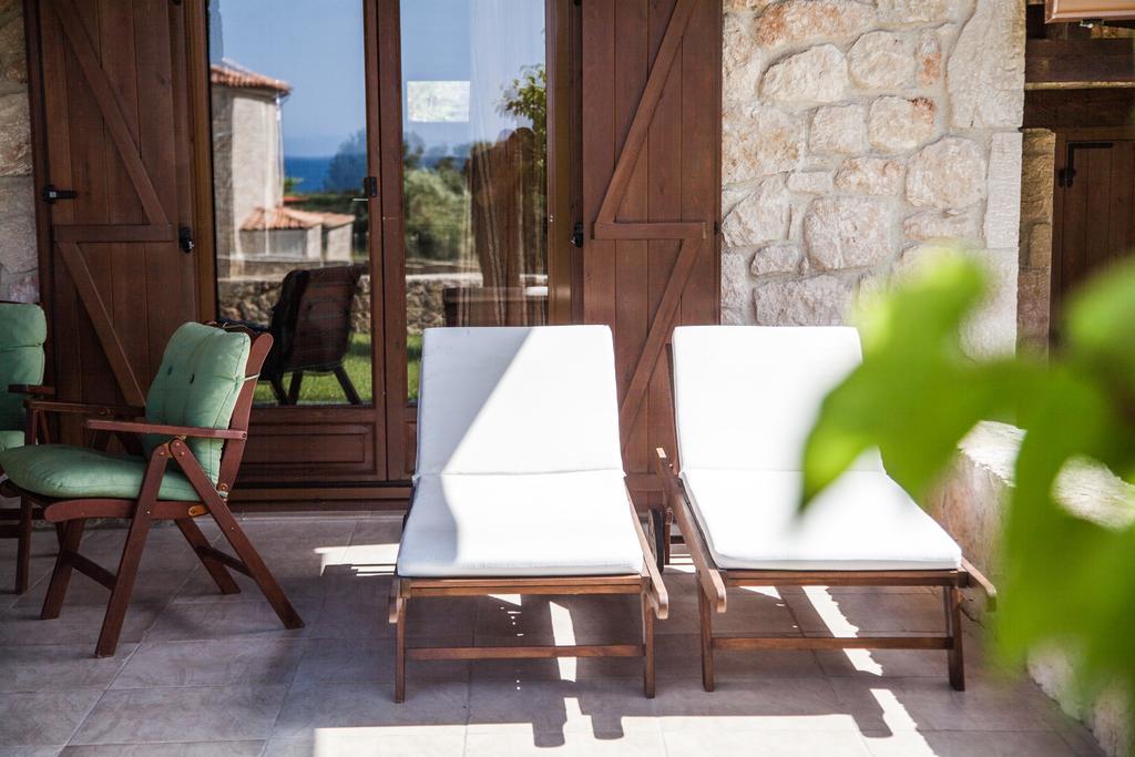 Villa Jordan'S Stone House à Siviri Extérieur photo
