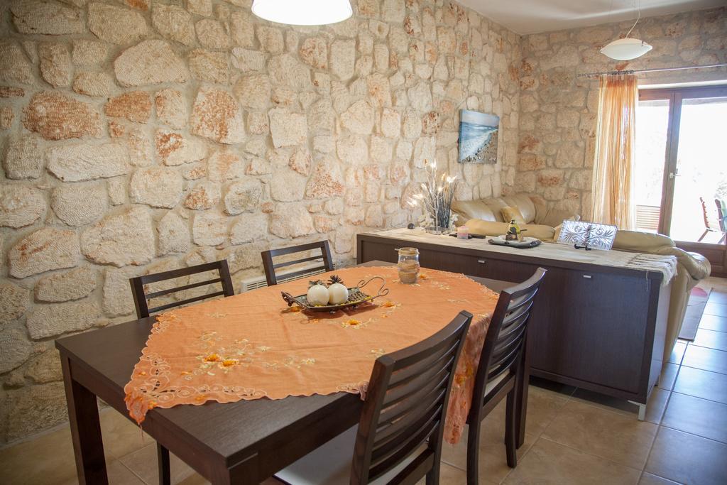 Villa Jordan'S Stone House à Siviri Extérieur photo