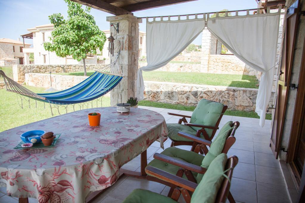 Villa Jordan'S Stone House à Siviri Extérieur photo