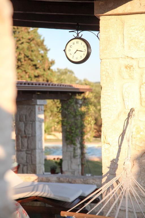 Villa Jordan'S Stone House à Siviri Extérieur photo